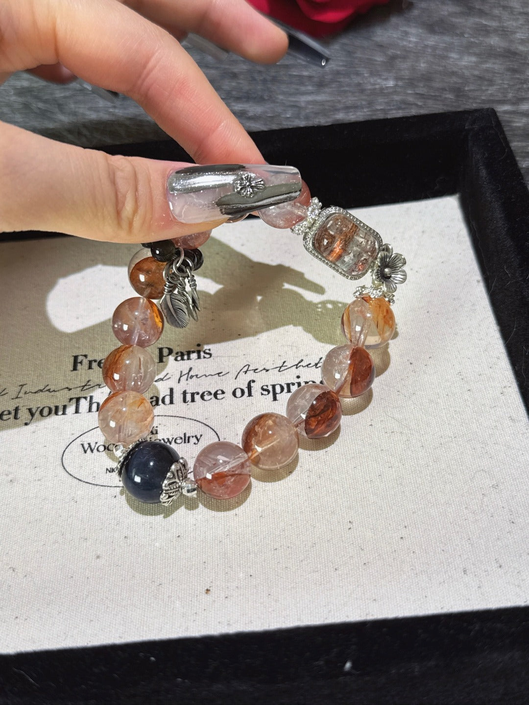 ▫️▪️ Red gum flower ghost box bracelet